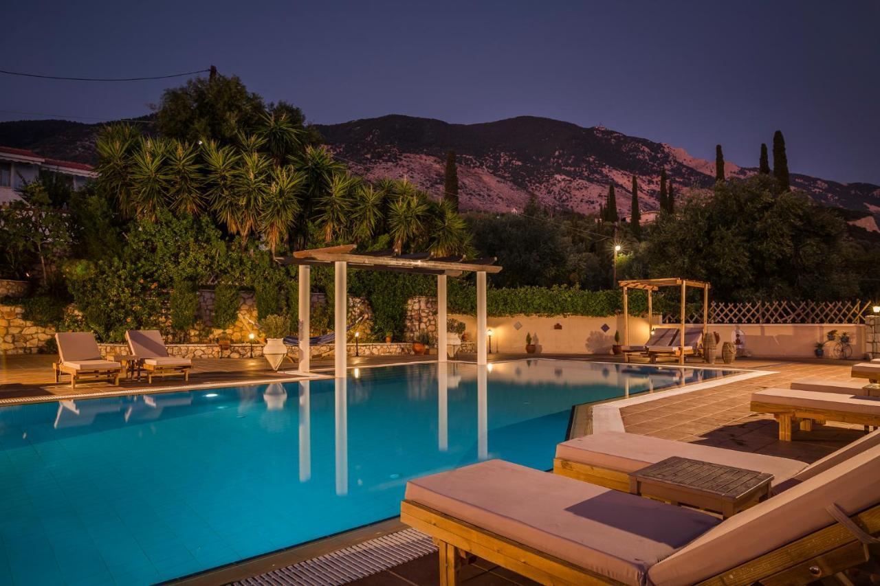 Diana Suites ตราเปซากิ ภายนอก รูปภาพ